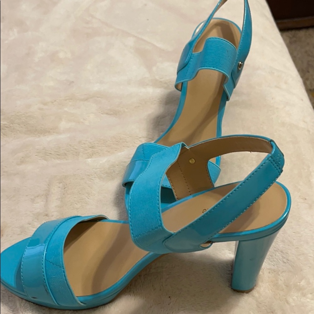 Shoes - Picture 2 of 4